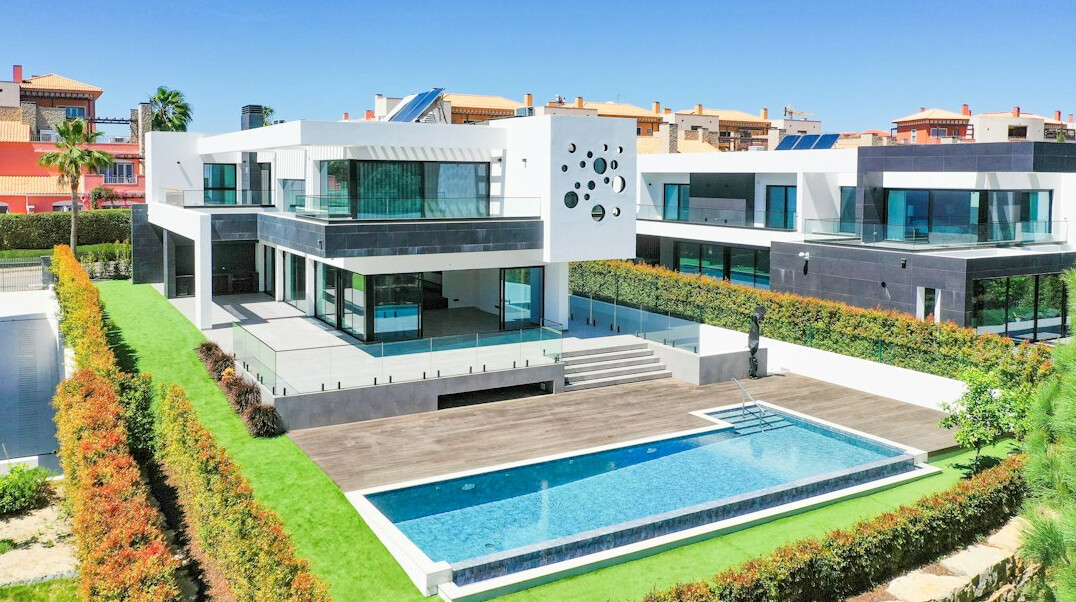 luxury villa exterior