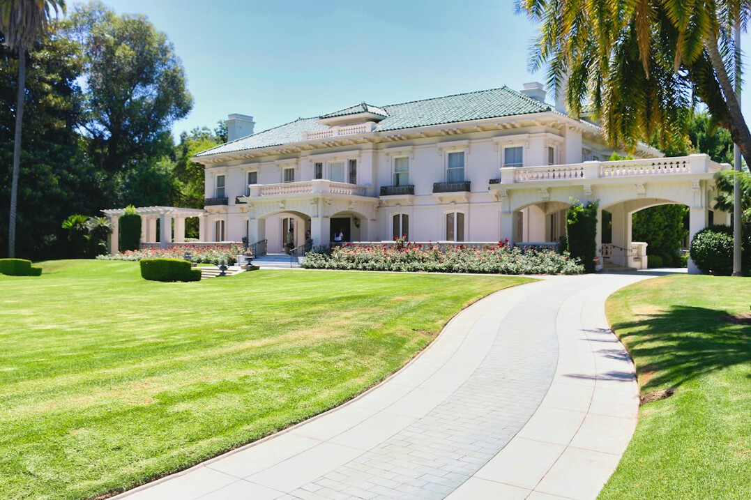 celebrity house exterior